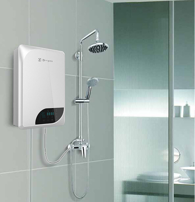 calentador de agua eléctrico inmediato de la caída de la pared 7000W, calentadores de agua blancos de la inducción para el hogar